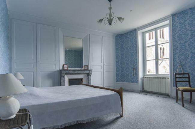 Les Volets Bleus Hotel Le Perreon Buitenkant foto